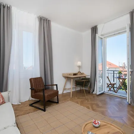 Luxury Bella - Centre W Free Parking Split