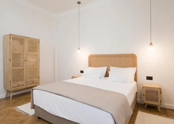 Luxury Bella - Centre W Free Parking Split