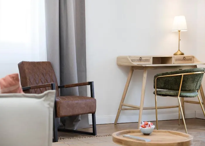 Luxury Bella - Centre W Free Parking 公寓 *