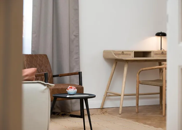 Luxury Bella - Centre W Free Parking 公寓